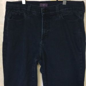 Woman’s NYDJ Dark Wash Jeans Sz 12
